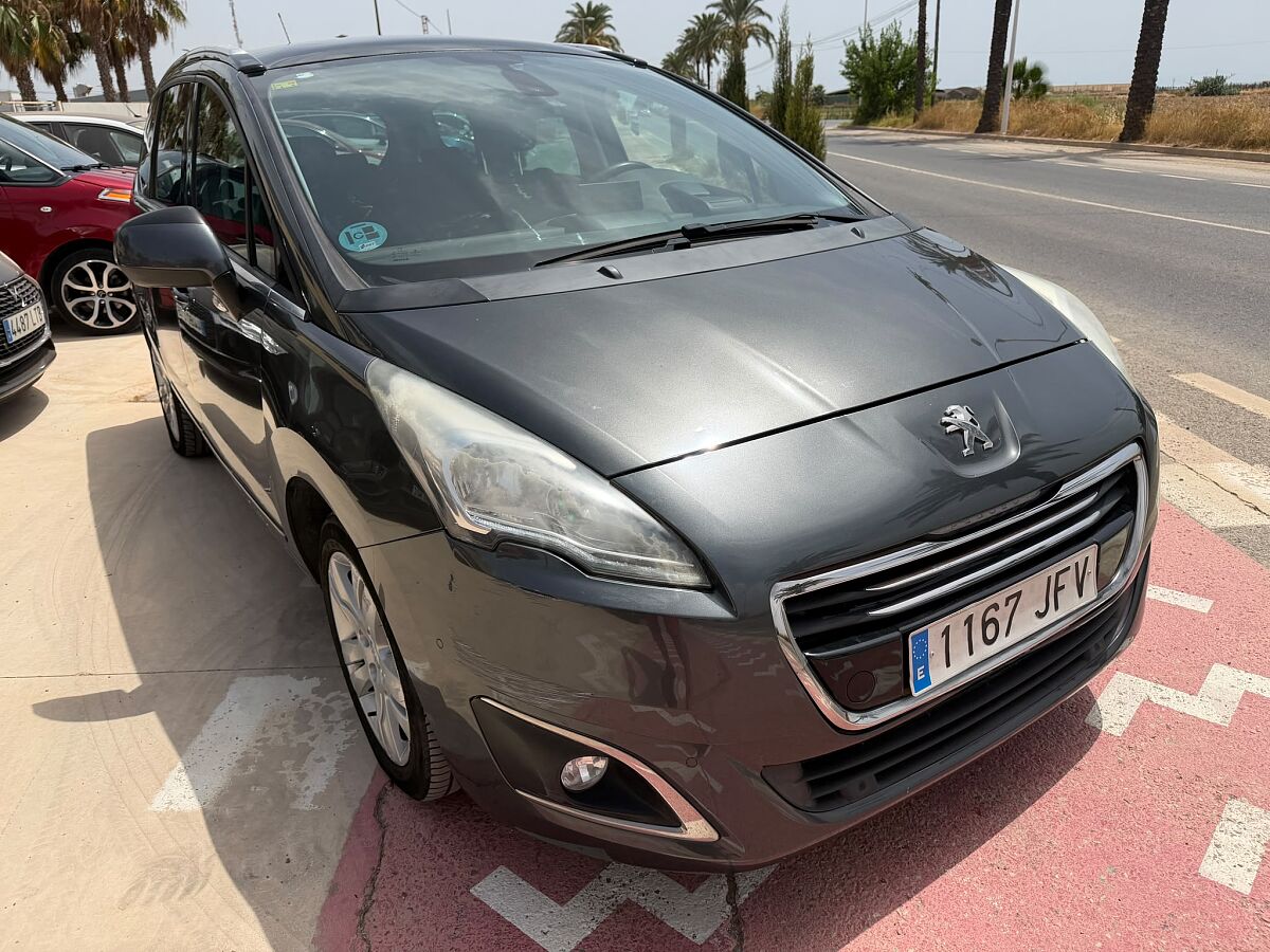 PEUGEOT 5008 ALLURE 1.6 HDI AUTO SPANISH LHD IN SPAIN 84000 MILES 7 SEATS 2015